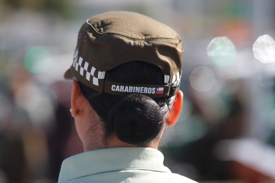 Carabineros a medio vestir: revocan licitaciones de uniforme por recorte de presupuesto
