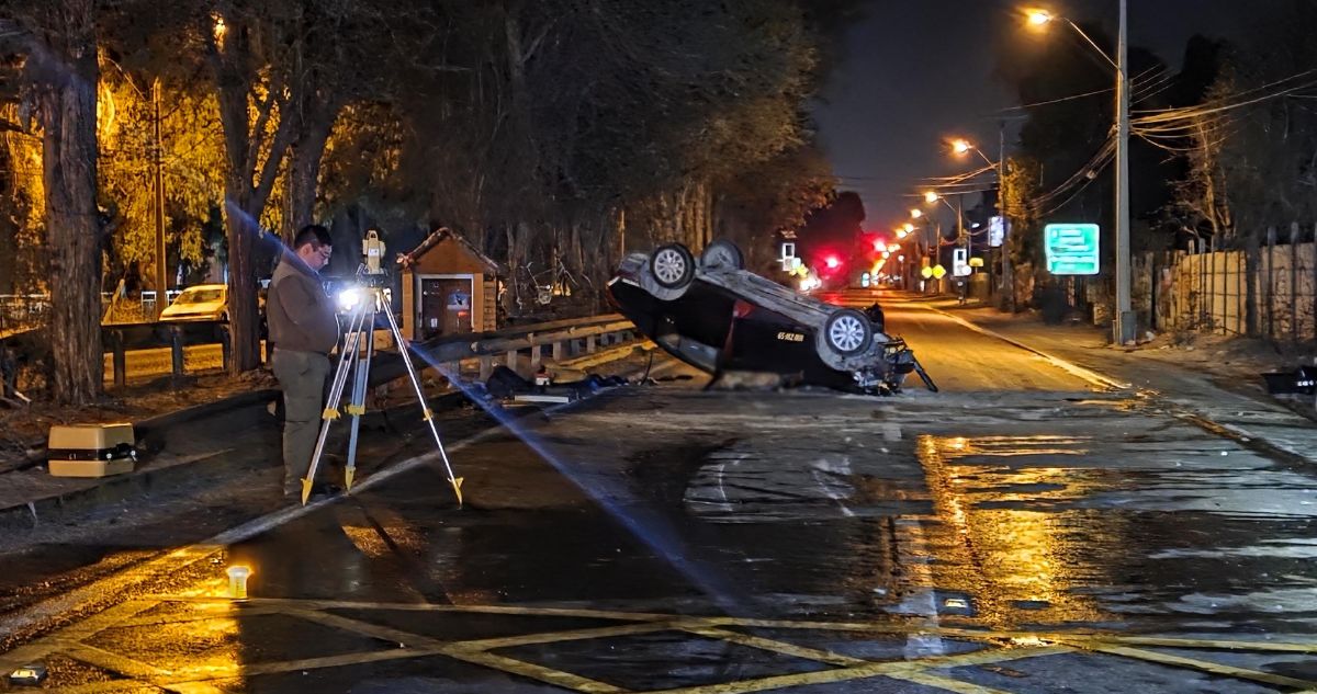 Colisión entre patrulla de Carabineros y un taxi colectivo deja un fallecido en Copiapó