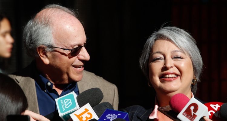 Acción Humanista entrega apoyo a Jeannette Jara (PC) y promete participar activamente de su campaña
