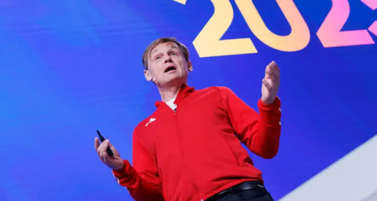 Adidas se vio en la obligación de bajar el sueldo a su CEO