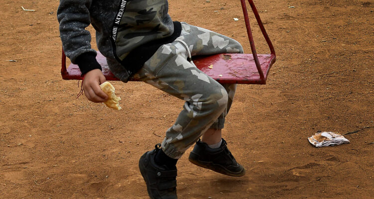 Agreden a madrastra en cárcel de Alto Hospicio, acusada de torturar a hijastro de 13 años en Iquique
