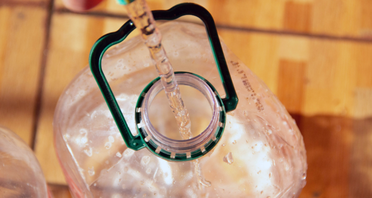 Agua potable por falta de suministro para recolectores en Valdivia