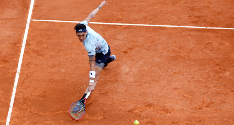 Alejandro Tabilo jugando en Montecarlo