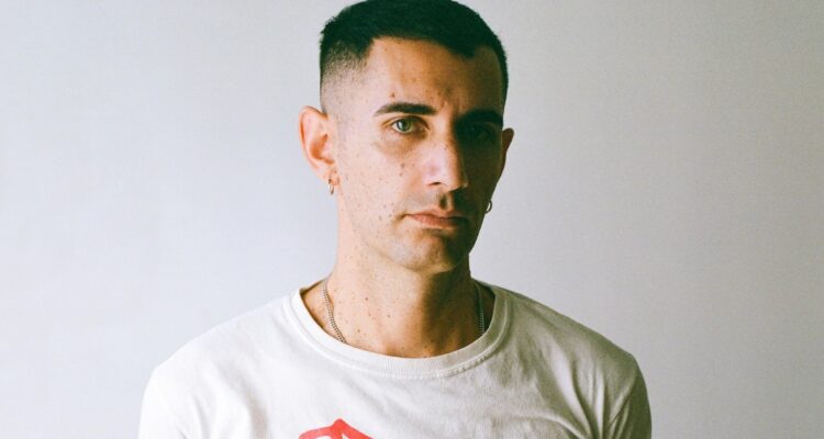 Álex Anwandter: “Las personas llegan a mi música por su cuenta, no porque estuve convenciéndolas”