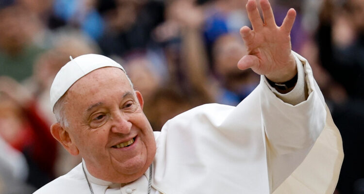 Recorrido en papamóvil y mensaje a Gaza y Ucrania: la última aparición pública del papa Francisco