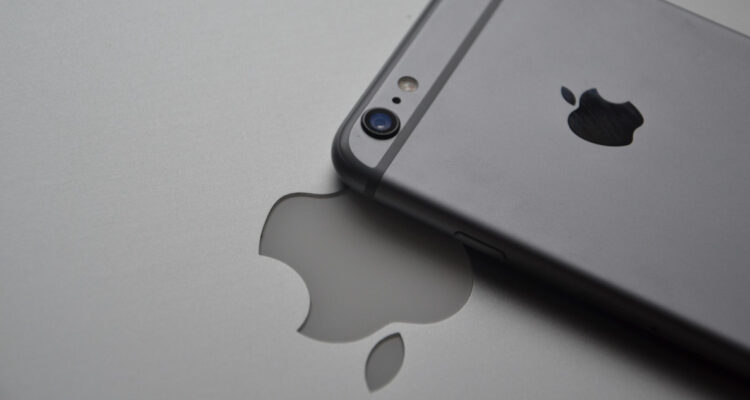 Apple planea pedirle a India que ensamble los iPhone para así esquivar los aranceles contra China