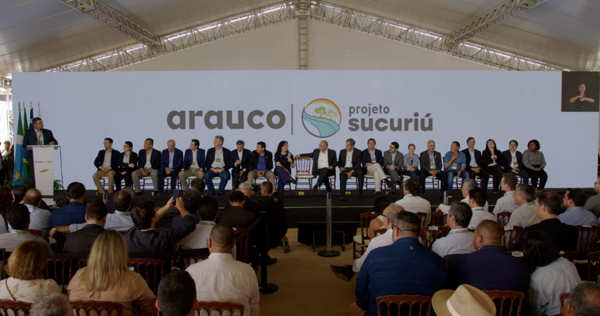 La indirecta que lanzó CEO de Arauco por permisología: Destacó la “exigencia” y cooperación en Brasil