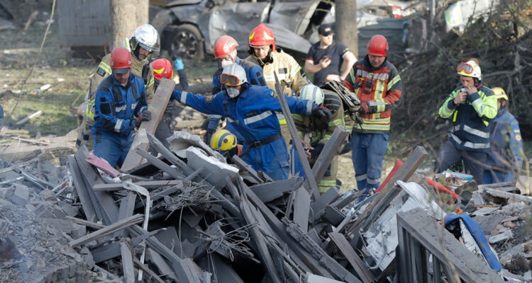 Al menos 9 muertos y más de 70 heridos deja masivo ataque ruso contra Kiev