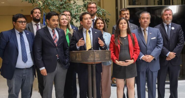 Bancada Republicana anuncia que apoyará a diputado José Miguel Castro (RN) para presidir la Cámara