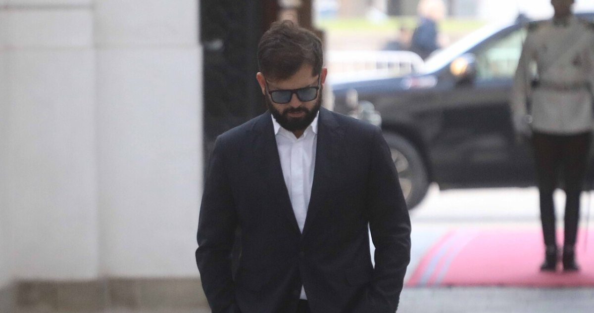Presidente Boric destaca “esfuerzo” de Francisco por “acercar la iglesia al pueblo” tras su muerte