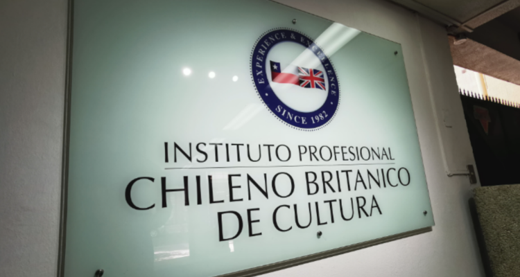 Instituto Británico cerró sede en RM y ahora el Sernac revisa acusaciones por no devolución de dineros