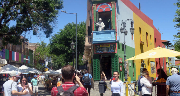 Fin del cepo cambiario en Argentina: ¿Qué cambios notarán los chilenos al viajar al vecino país?