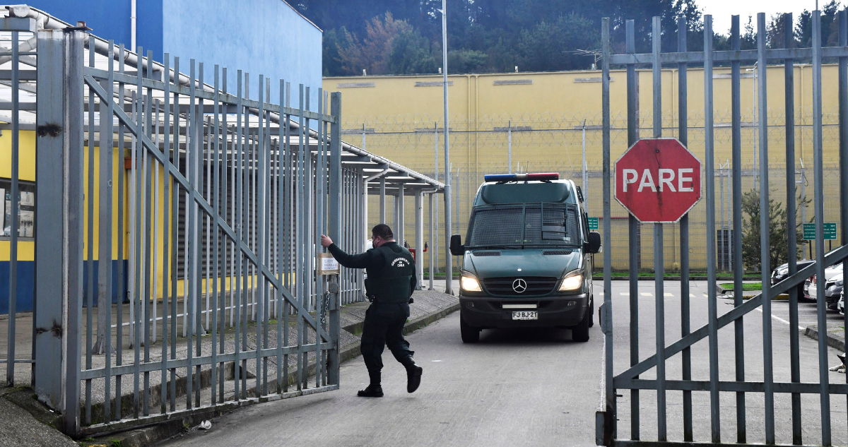 DPR pidió “condiciones adecuadas” para gendarmes de cárcel de Valdivia tras denuncia de falta de baños
