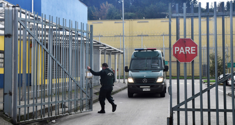 Frontis de la cárcel de Valdivia por prisión preventiva a mujer que intentó ingresar droga a recinto penal
