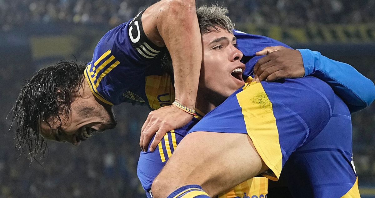 Carlos Palacios hace alucinar a periodistas e hinchas en Argentina