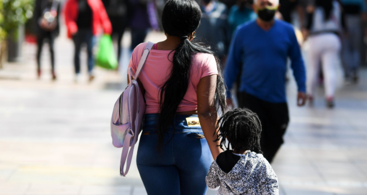 Población nacida fuera de Chile se duplicó de 2017 a 2024: Venezuela es el principal país de origen