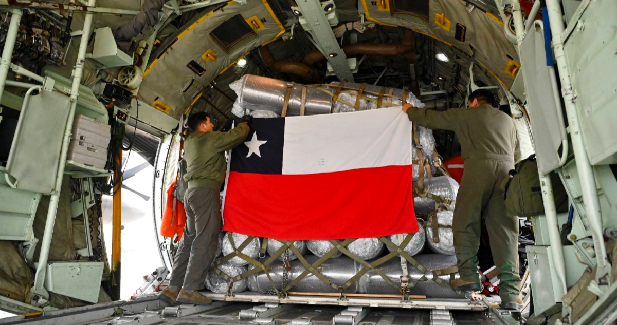 Chile entrega ayuda humanitaria a Bolivia por devastadoras lluvias que dejaron 55 fallecidos