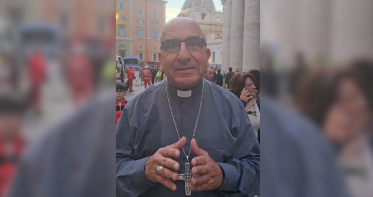 Chomali llega a Roma tras muerte del papa: “Estoy comprometido con la Iglesia en Santiago y en Chile”