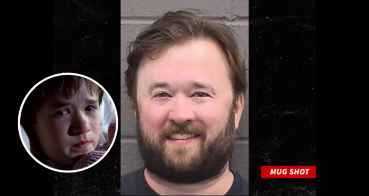 Actor que interpretó al niño de “Sexto Sentido” fue detenido en Estados Unidos tras escándalo en hotel