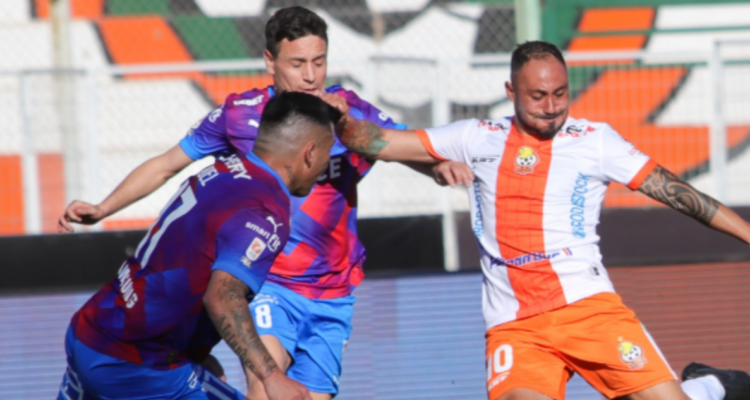 Católica igualó con Cobresal en pálido duelo de La Liga de Primera.