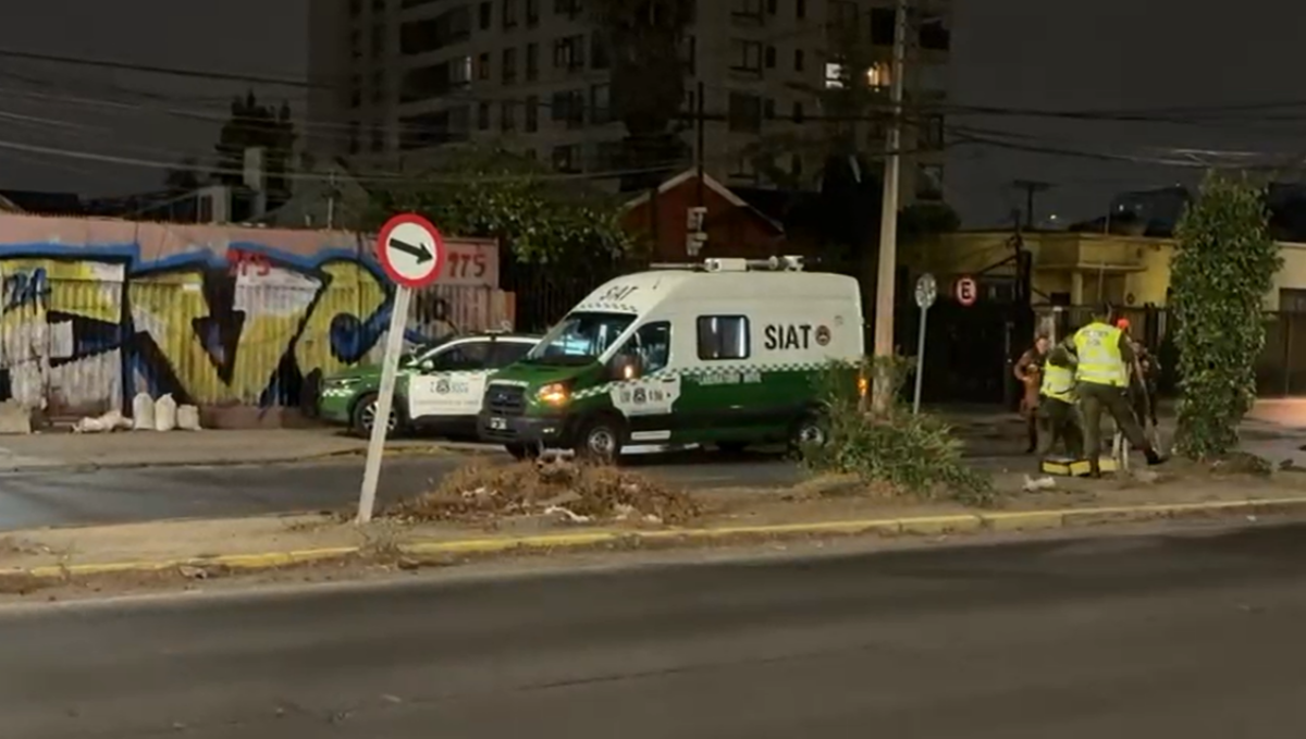 3 detenidos, 3 patrullas policiales chocadas y 4 carabineros heridos deja persecución en San Miguel