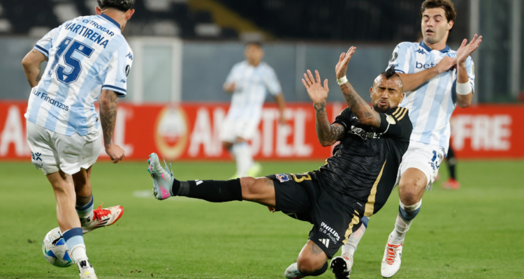 Colo Colo solo empata ante Racing y complica su continuidad en Libertadores: ganaba hasta los 87′