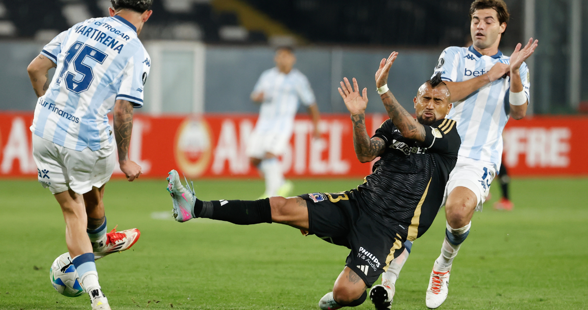Colo Colo solo empata ante Racing y complica su continuidad en Libertadores: ganaba hasta los 87′