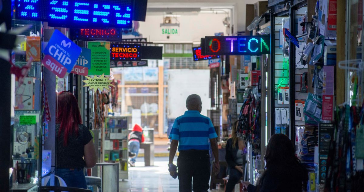 Quiénes deben trabajar el viernes santo feriado y cómo funcionará el comercio en Semana Santa 2025, no es feriados irrenunciable fin de semana largo.