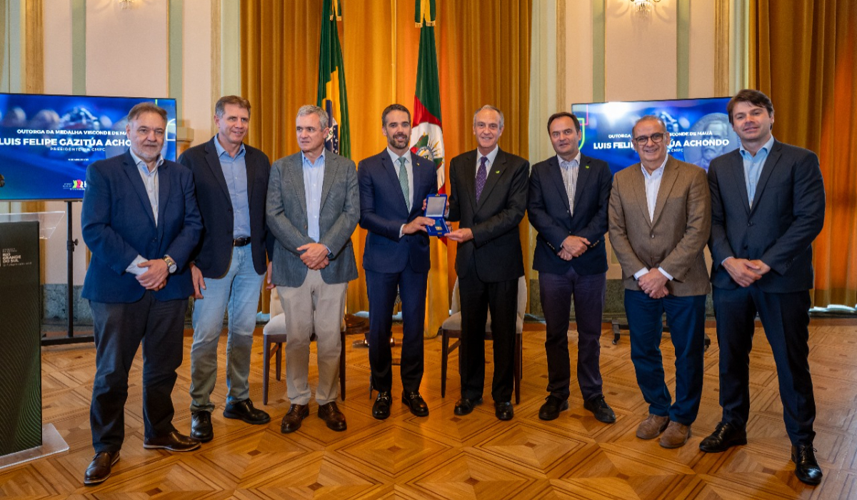Condecoración del presidente de CMPC en Brasil