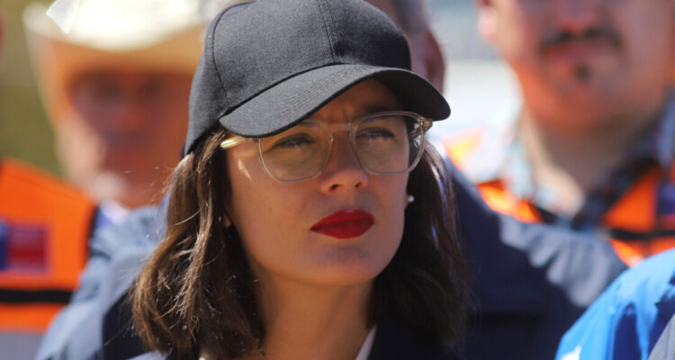 Contraloría descarta irregularidades de Camila Vallejo como enlace por incendios en Valparaíso