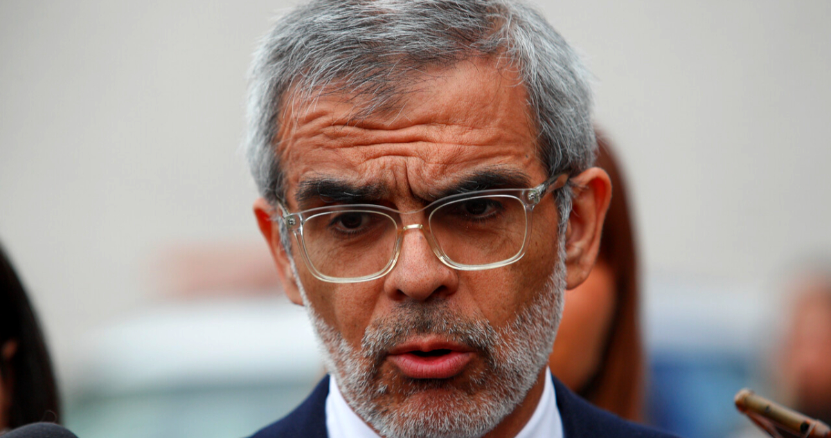 Cordero califica de “impropio” críticas de la UDI y rechaza acusaciones de operación contra Matthei