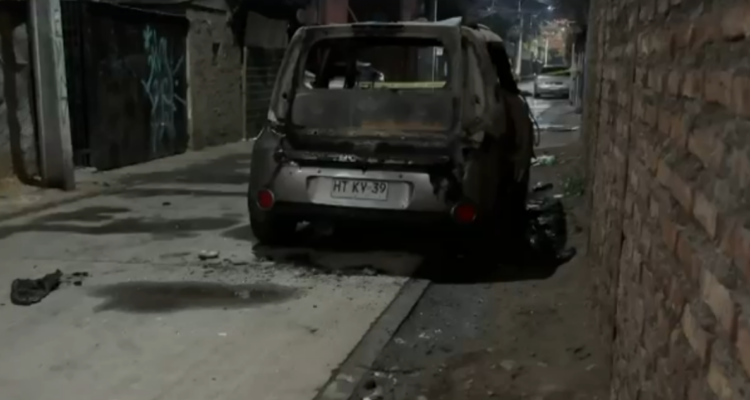 Brutal crimen en Puente Alto: sujetos asesinan a un hombre y luego queman su vehículo