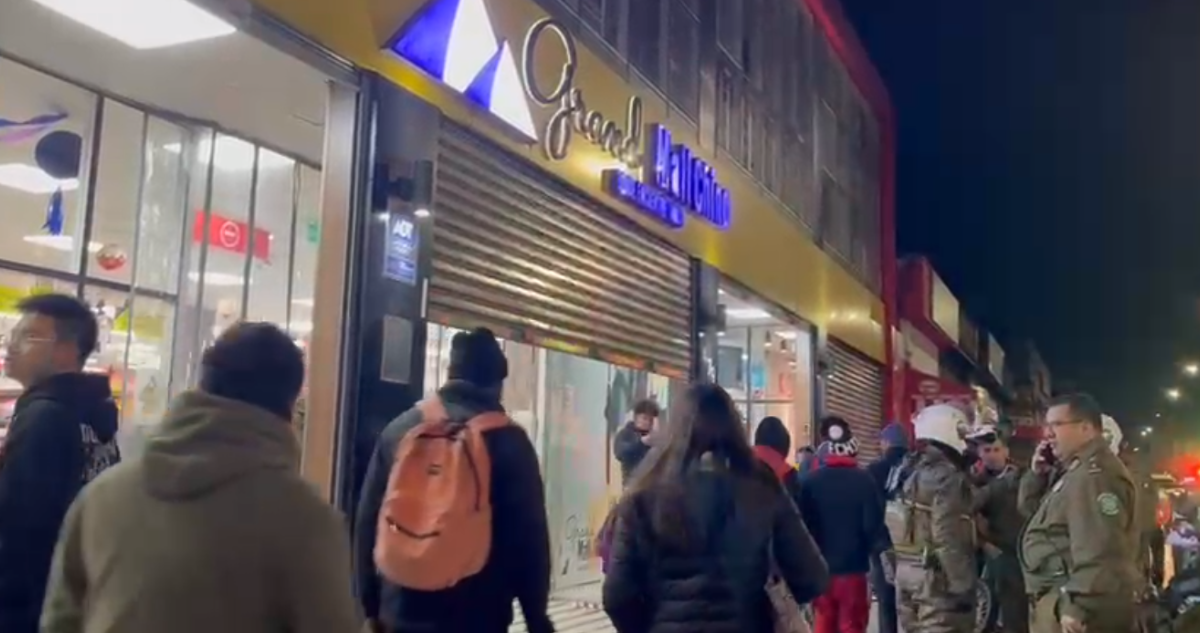 Delincuentes armados perpetran violento asalto a mall chino de Temuco y balean a trabajador