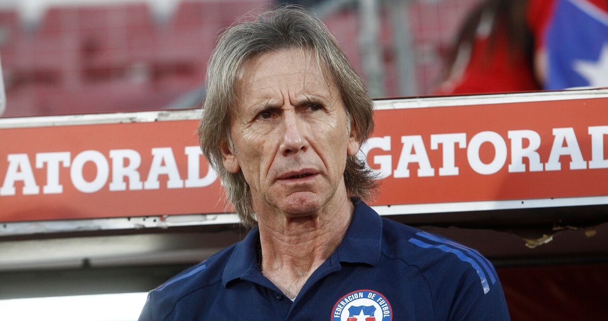 Ricardo Gareca sigue al mando de La Roja.