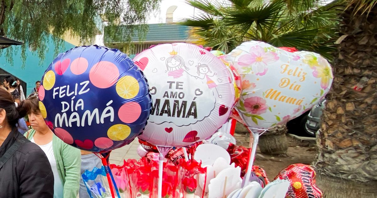 Cuándo es el día de la madre 2025 en Chile, qué día cae según el calendario oficial y por qué se celebra en el mundo para conmemorar a las mamás.