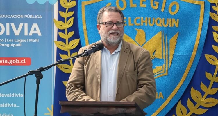 Críticas a director de Slep Valdivia que puso nota 6 a su gestión