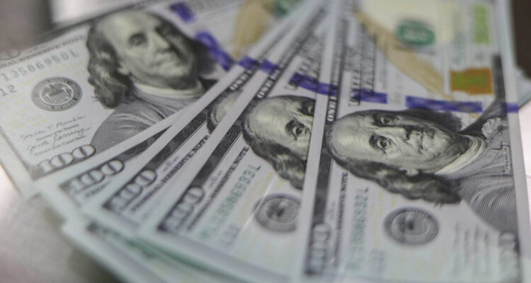 El dólar se mueve con cautela en la previa a los anuncios de Trump por el “Día de la Liberación”