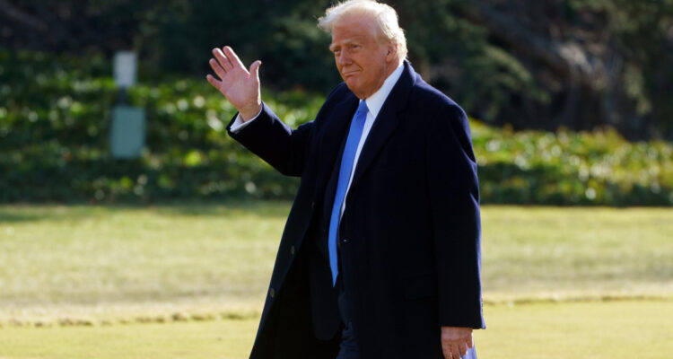 Trump dice querer ayudar a fabricantes de automóviles en EEUU: “Necesitan un poco de tiempo”