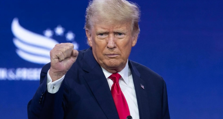 Otra victoria de Trump: Supremo suspende orden que exigía recontratar a miles de empleados federales