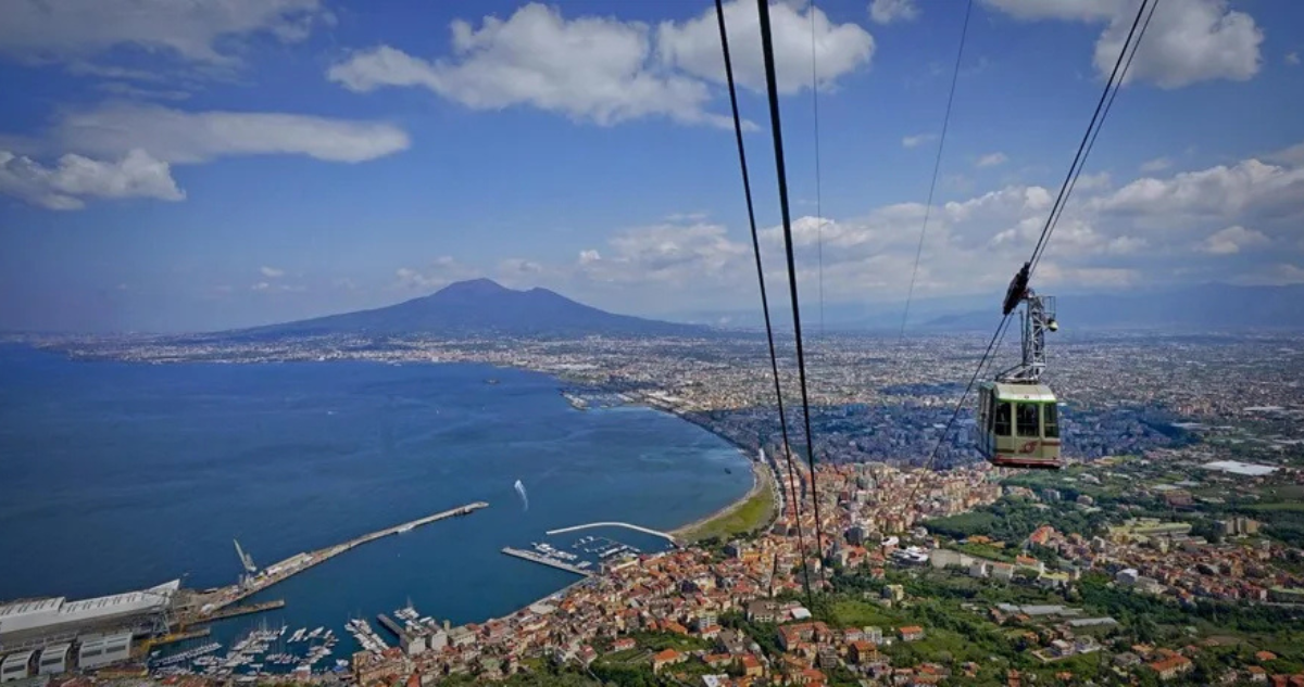 Accidente de teleférico en Nápoles, Italia