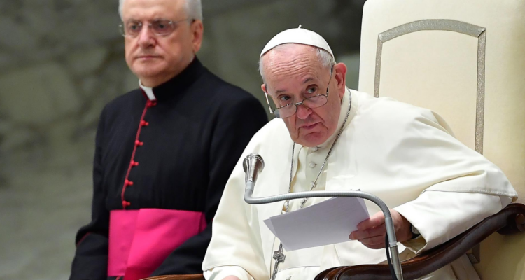 Si un gay acepta a Dios…, los comunistas nos han robado… y otras frases del papa Francisco