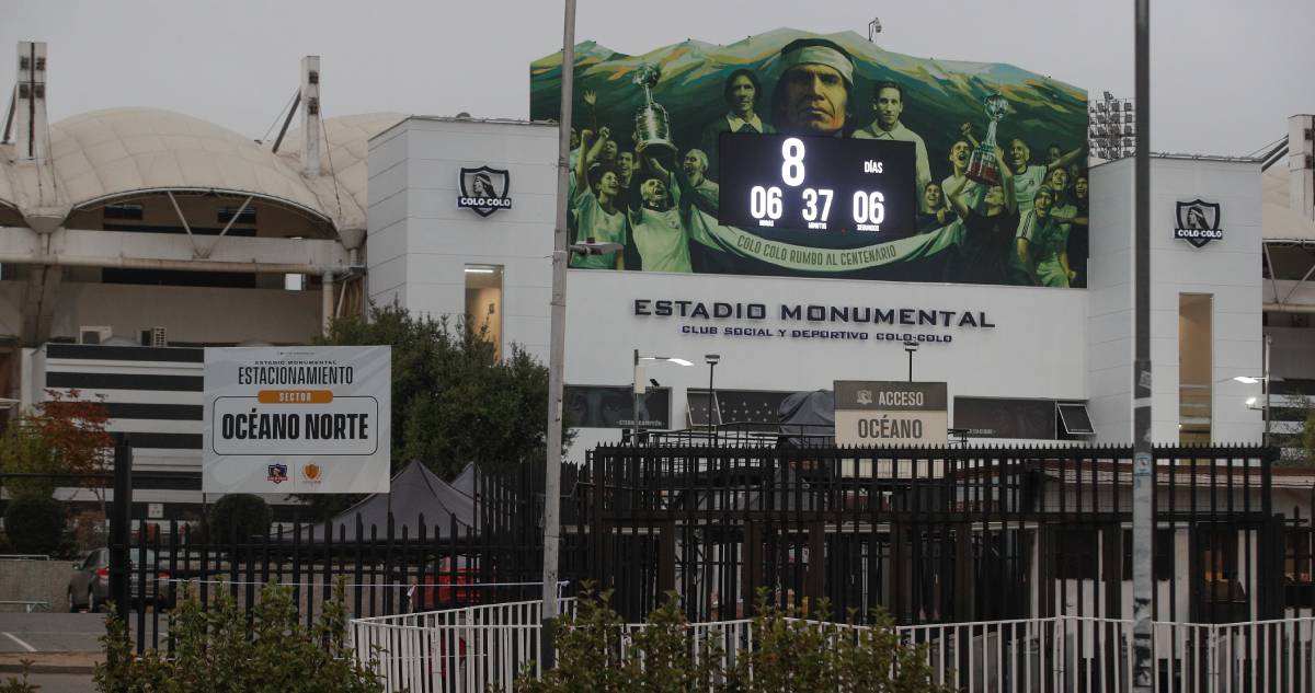 PDI llega a Estadio Monumental para reunión de seguridad con Blanco y Negro
