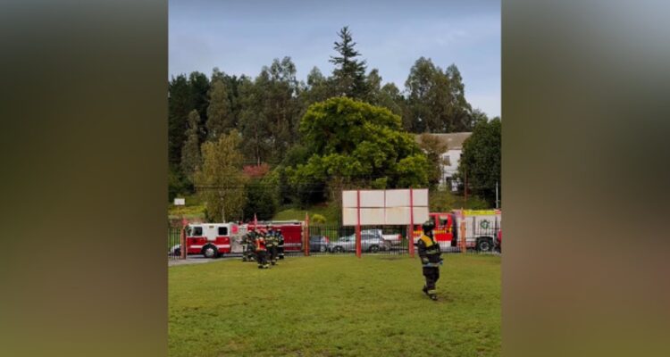 Evacuación de colegio en Penco por fuerte olor de alcantarillado
