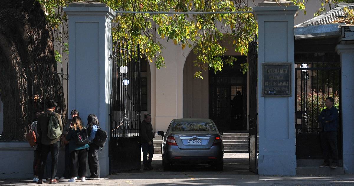 Desbordes reabre sumario por explosión en el INBA: rectora fue suspendida durante la investigación