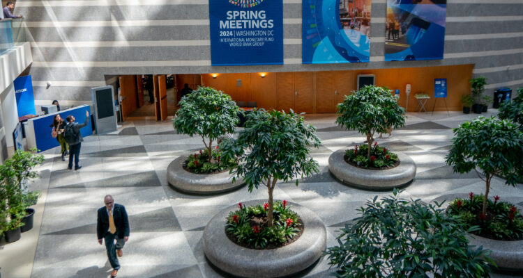 FMI y Banco Mundial inician sus reuniones con los aranceles de Trump como telón