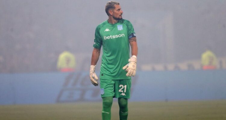 Gabriel Arias se fracturó y es baja en Racing.