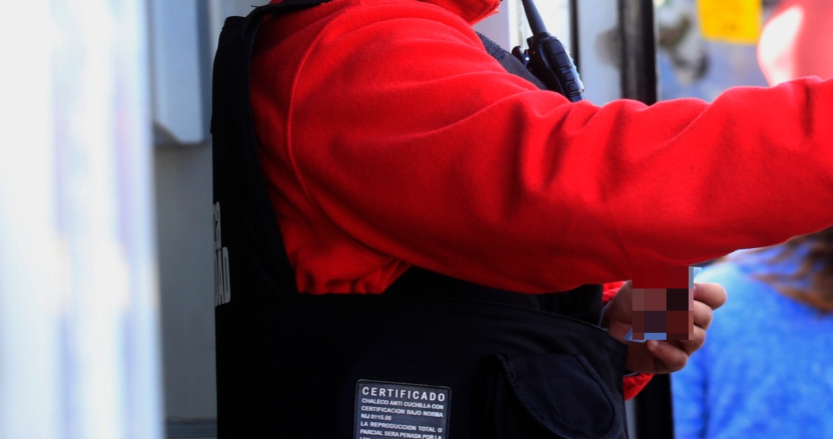 Guardia de supermercado queda en prisión por delitos sexuales: abusaba de mujeres que sorprendía robando