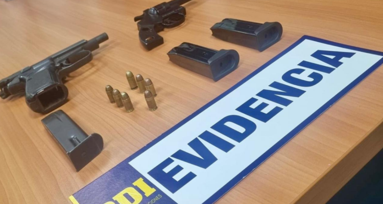 Hombre intimidó con arma y roció combustible a su conviviente en Arica: quedó en prisión preventiva