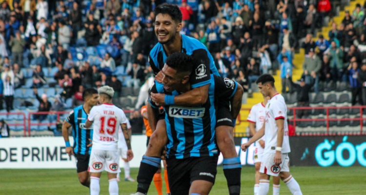 Martínez y Odriozola llevan a Huachipato a la cima de La Liga: ajustada victoria ante Unión Española