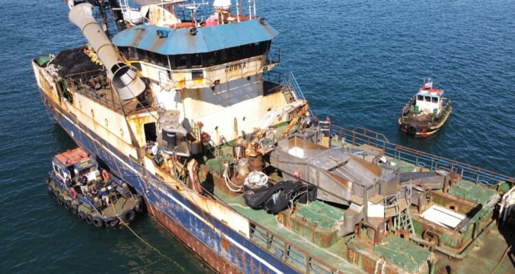 Incautan embarcación Cobra por diligencias tras hundimiento de lancha Bruma en Coronel